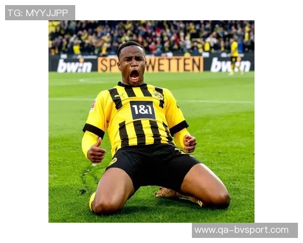 多特蒙德关注17岁左后卫普拉特斯交易价格成关键难题