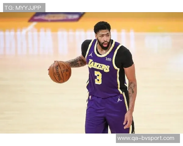 帕金斯对浓眉身材变化的看法：树立榜样保持良好体型的重要性